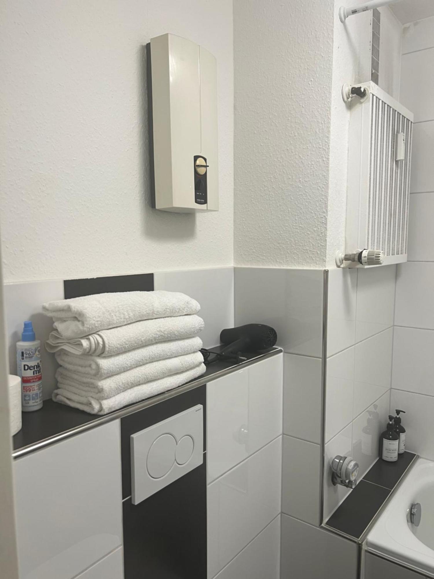 Tmj Apartment 1 Düsseldorf Esterno foto